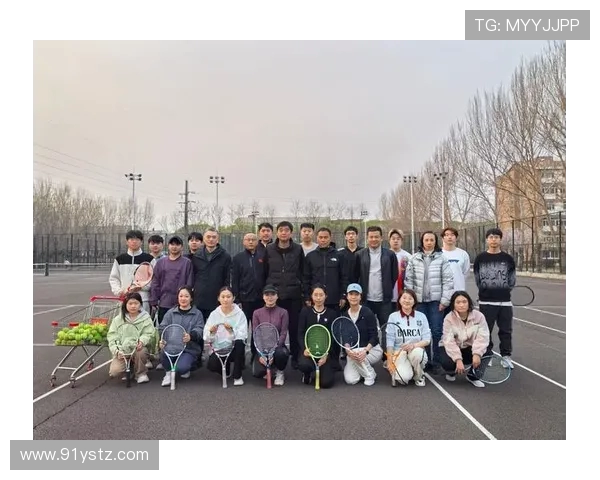 成都网球队中路突破的成功与不足分析及未来发展方向探讨